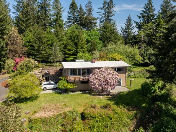 93975 Bridge View Ln, North Bend, OR 97459