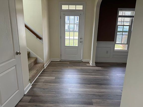 3rd image of 5911 Crown Ridge Ct