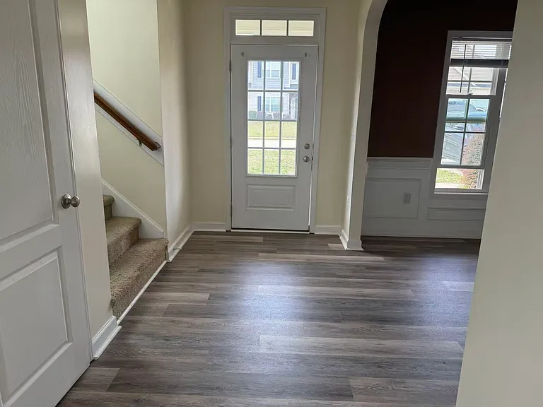 5911 Crown Ridge Ct — Photo 3