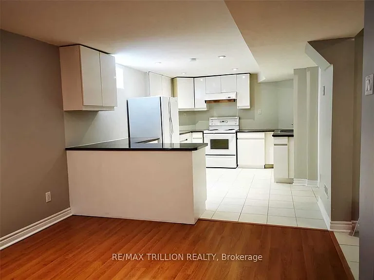 14 Greenhill Ave #BASEMENT — Photo 5