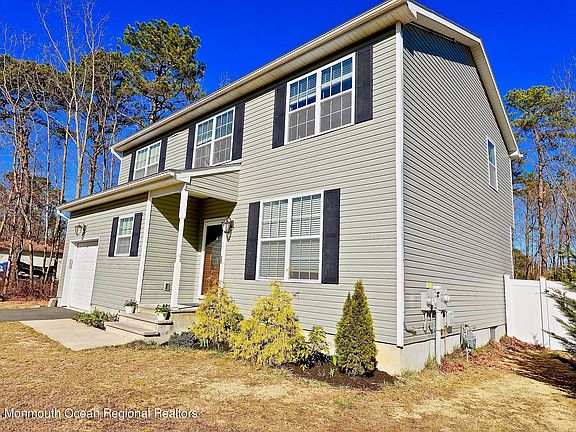 4th image of 631 Presbey Avenue