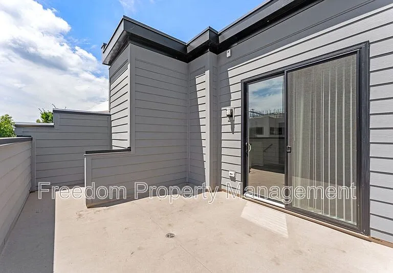 1876 Michael Faraday Dr — Photo 53