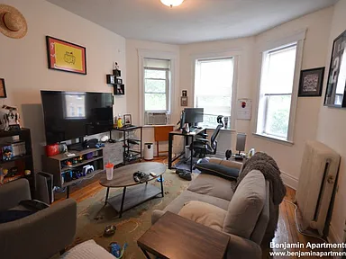 100 Warren St Brighton, MA, 02135 - Apartments for Rent | Zillow