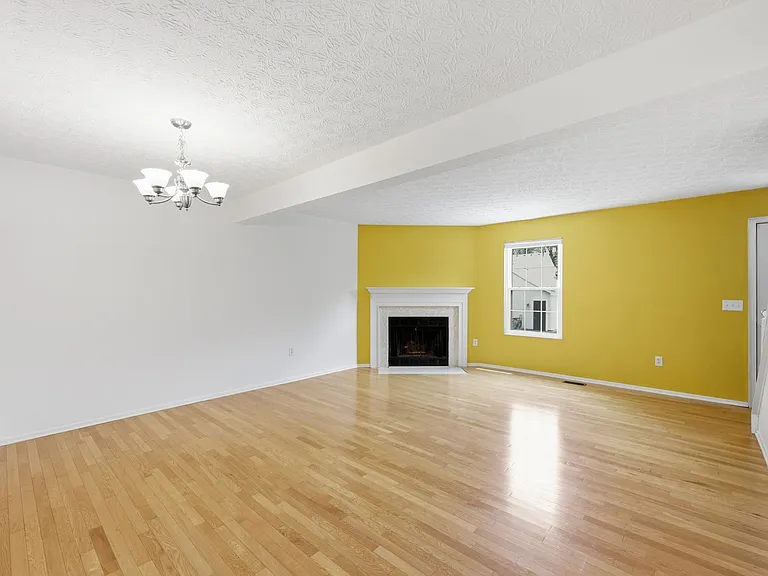 1238 Michigan Ave — Photo 9