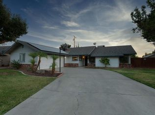 2301 E Iris Ave, Visalia, CA 93292