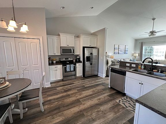 5th image of 3344 Ellsworth Dr #A