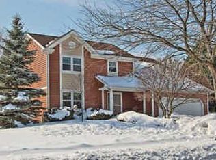 443 Farm Bridge Rd, Lake Zurich, IL 60047