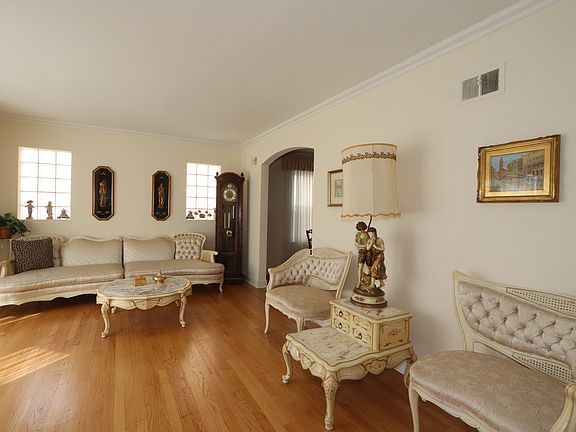 4th image of 1837 N 75th Ct