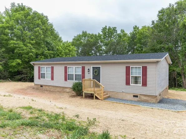 286 C H Hamrick Rd, Forest City, NC 28043
