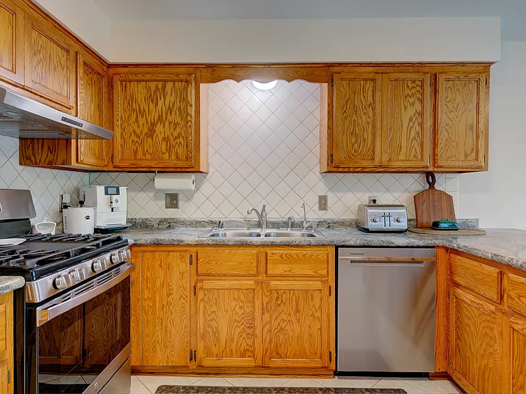 S79W17090 Pamela Ct — Photo 31