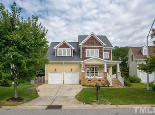 116 Edgepine Dr, Holly Springs, NC 27540