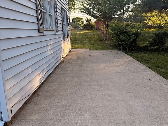 3rd image of 408 Hillside Ave
