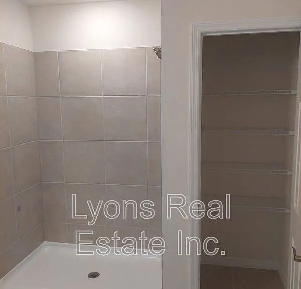 326 SW 24th Pl — Photo 13