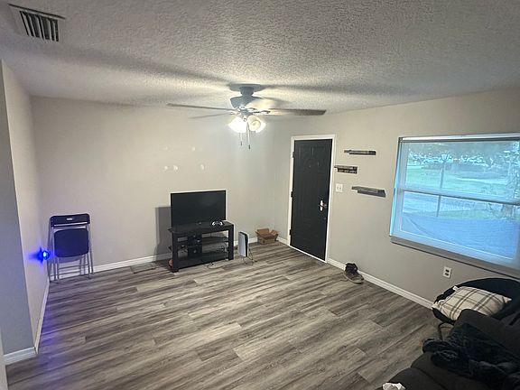 3rd image of 2700 2nd St