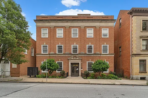 Two32 Apartments Photo 1