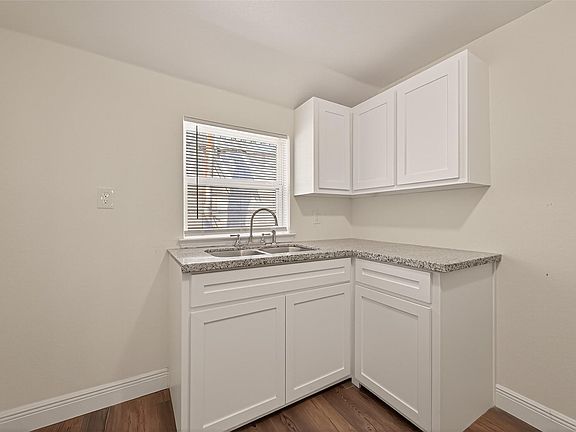 4th image of 4901 Stimson St #2