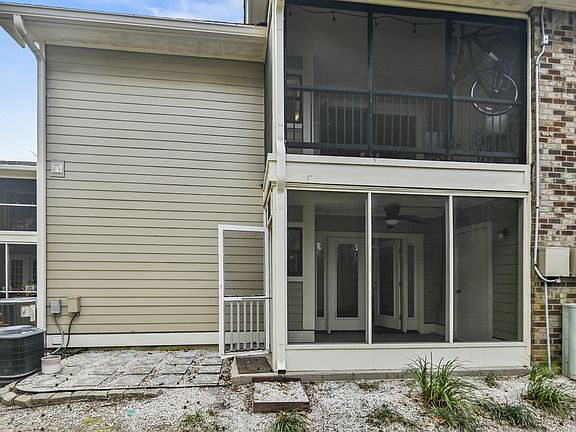 3rd image of 1878 Montclair Dr Unit 1-B