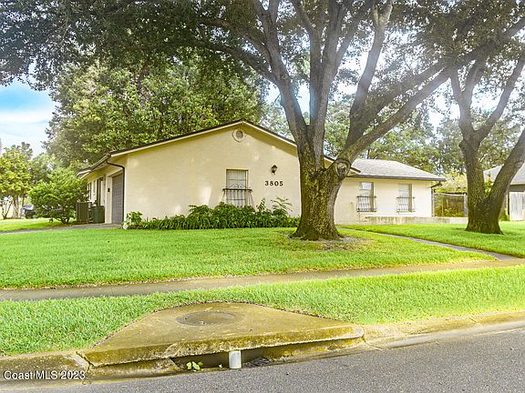 2nd image of 3805 Valley Ln