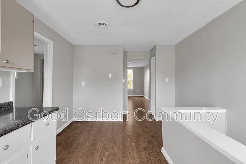 1 bed, 1.0 bath, $950 — Photo 3