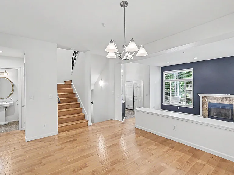 437 Camille Cir #1-11 — Photo 11
