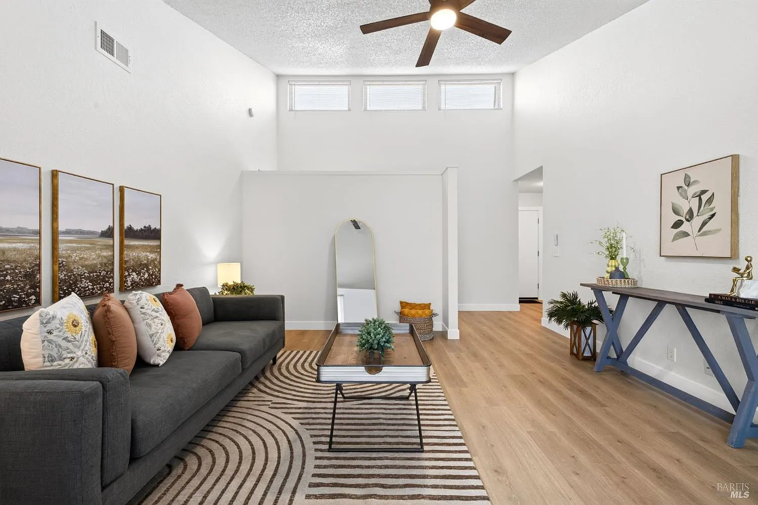 957 W 8th Street - Photo 5