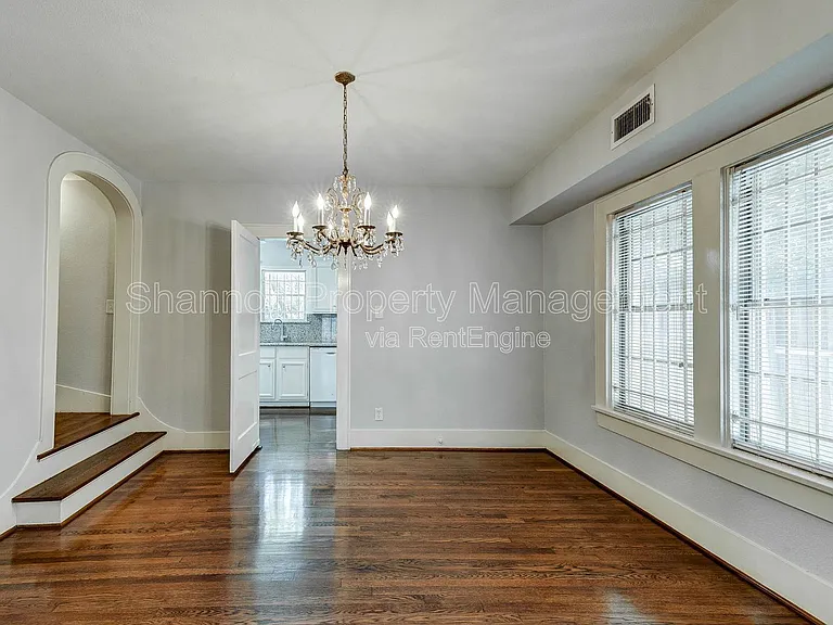 1748 Hawthorne St #B — Photo 12