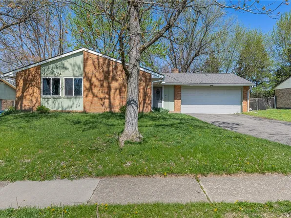 4933 Arrowview Dr, Dayton, OH 45424