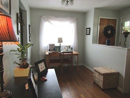 3rd image of 8 Meadow Ln