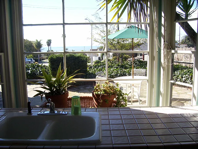 107 Naomi Ave — Photo 9