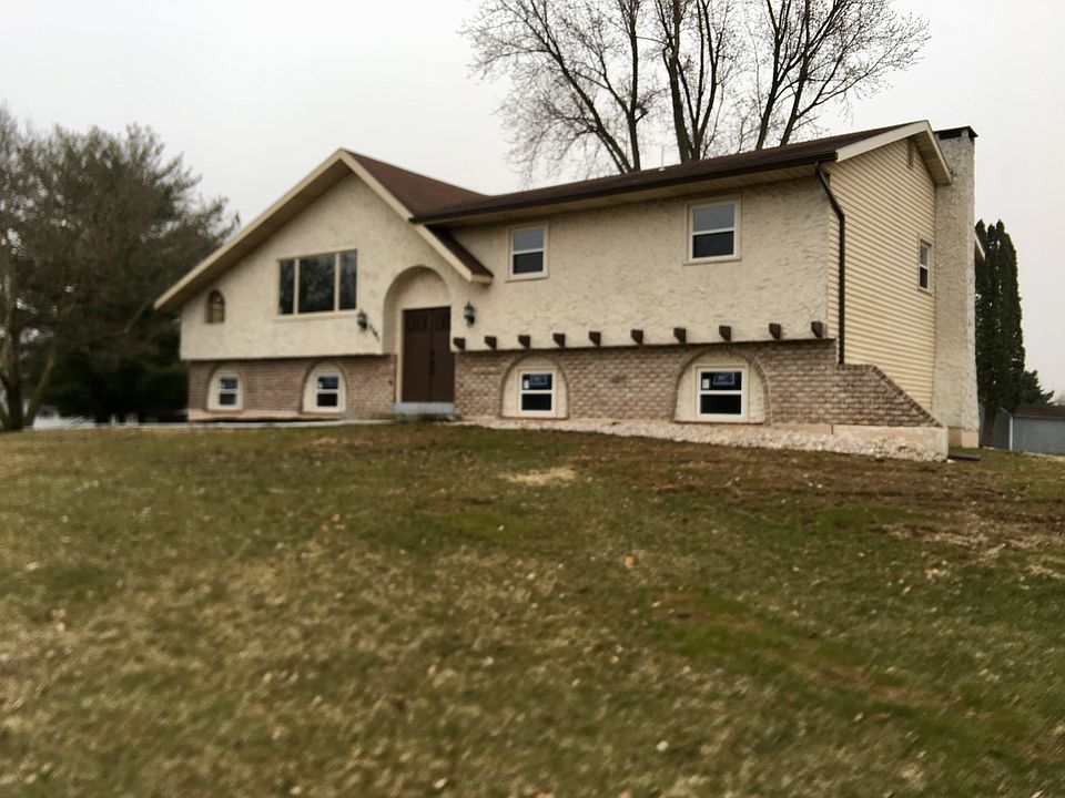 7501 Richard Ln.