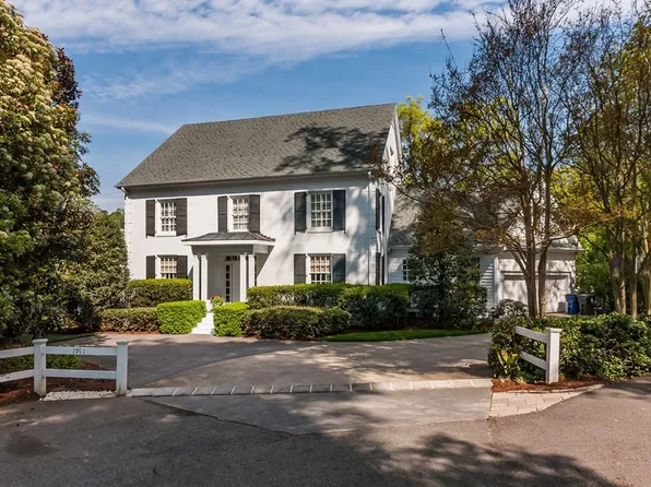 1911 Victoria Rd, Raleigh, NC 27608