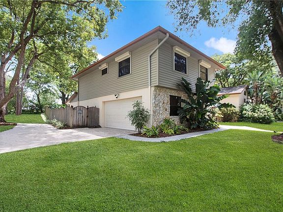 4th image of 3535 Macarthur Dr