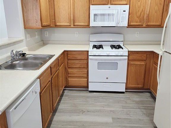 2nd image of 1014 Grand Cerritos Ave