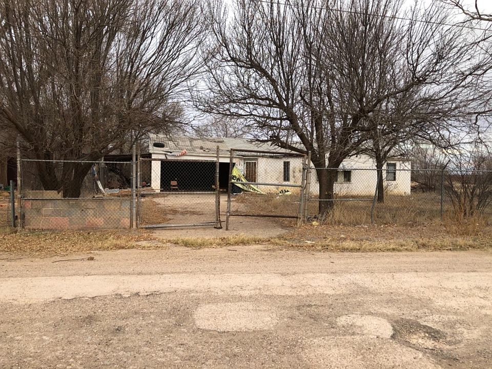 1st image of 1702 N Wood Ave