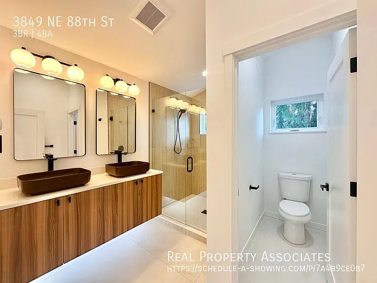 3849 NE 88th St — Photo 29