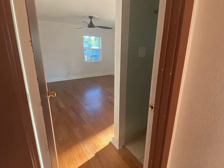 2142 E Clarendon Ave — Photo 6