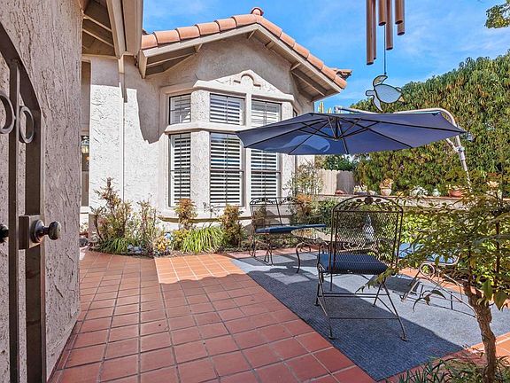 3rd image of 1990 Avenida La Posta