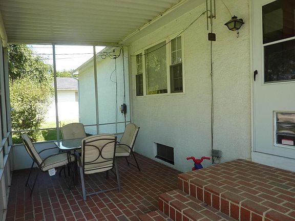 5th image of 913 Adams Ave