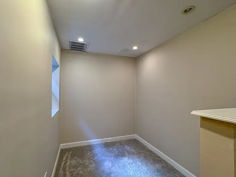 416 Swallow Ln — Photo 24