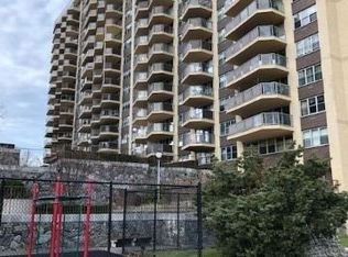 17-85 215th St APT 6H, Queens, NY 11360