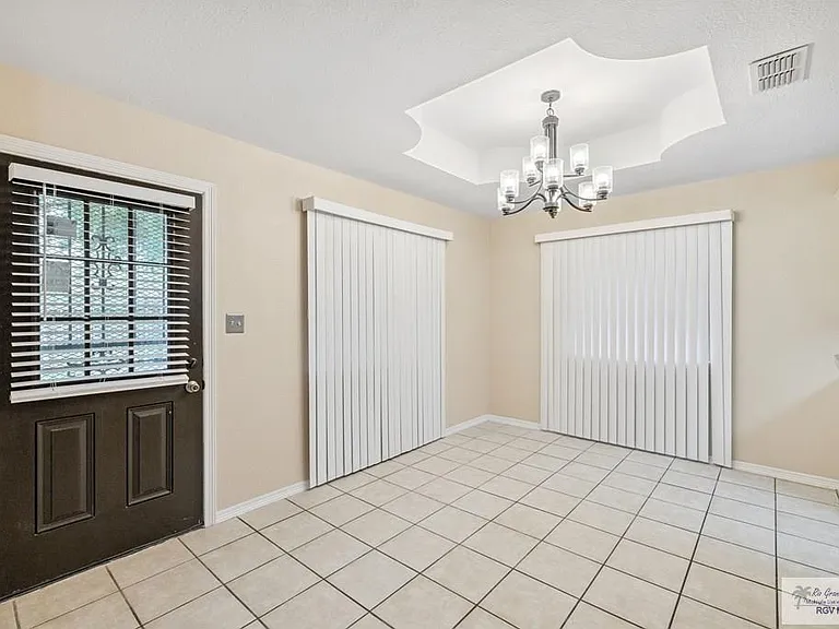 5819 Linares St — Photo 6