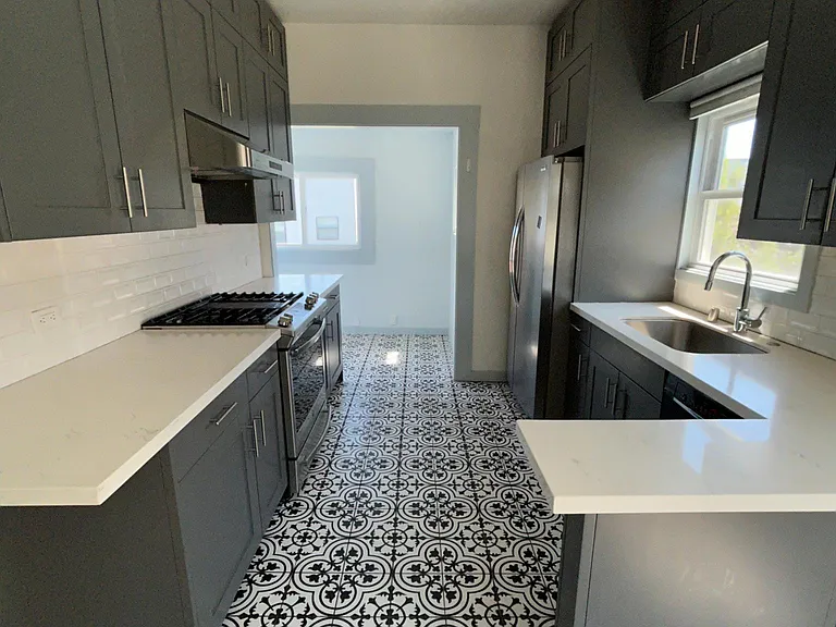 5814 Shattuck Ave #B — Photo 9