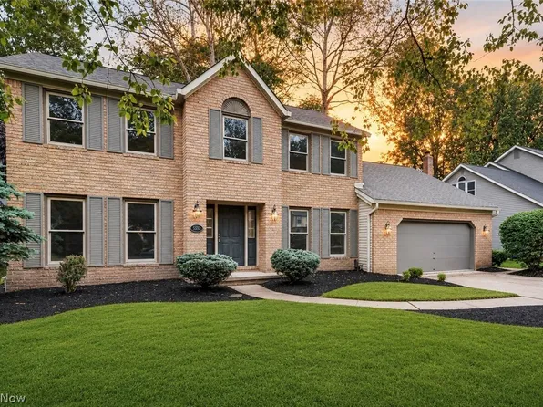 5532 Quail Run, North Olmsted, OH 44070