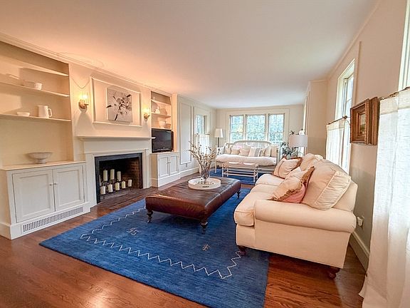 3rd image of 12 Cottage St