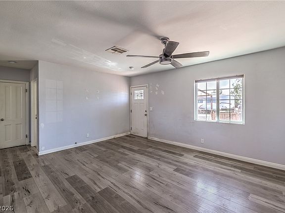 5th image of 637 Bell Dr