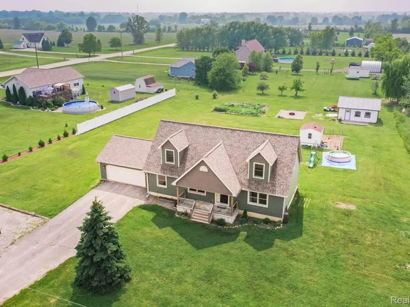 225 N Doran Rd, Imlay City, MI 48444