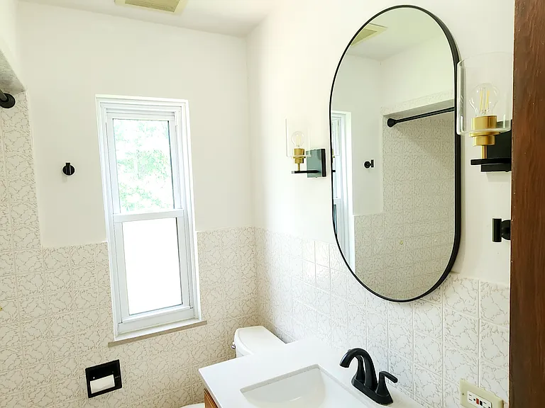 517 Clyde St — Photo 9