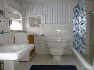 26-18 West Dr, Little Neck, NY 11363