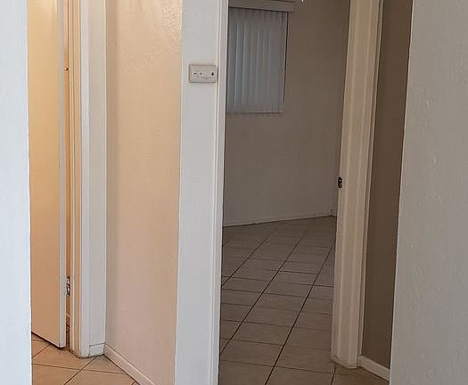 4th image of 4425 Rosebud Ln
