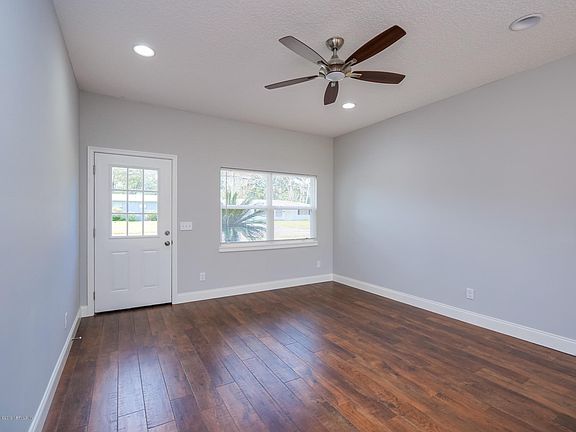 3rd image of 2145 Sunrise Dr